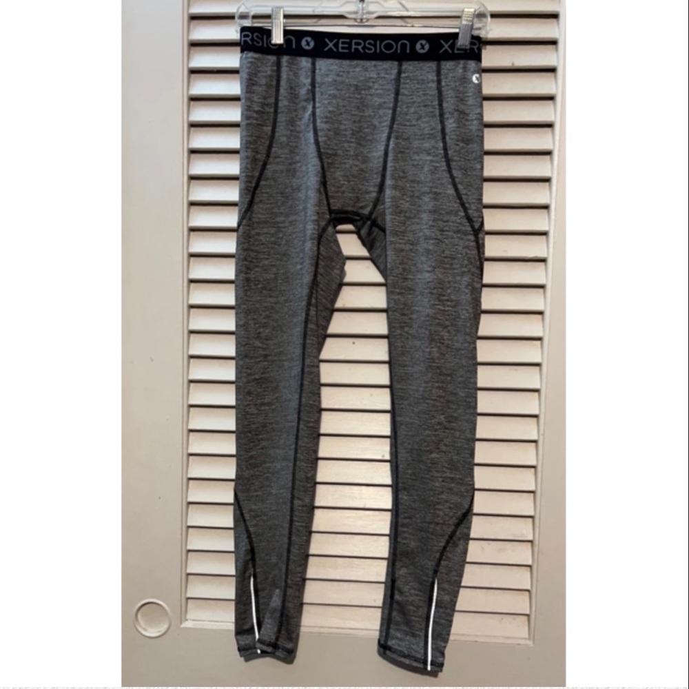 Xersion Youth Compression pants Size XL
Dark gray like new condition